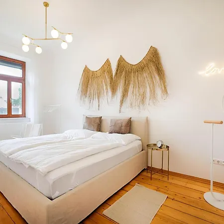 Apartman In *